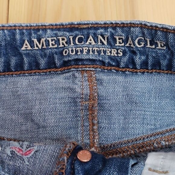 𝅺AEO FLORAL EMBROIDERED TRENDY DISTRESSED OPEN HEM JEAN MINI SKIRT - Picture 6 of 16